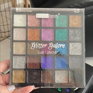 Beauty Treats Glitter Galore Luxe Eyeshadow Palette